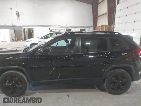 2018 Jeep Cherokee Limited z VIN 1C4PJMDX8JD554326, wystawiony jako IAAI lot #41843179 z przebiegiem 144 104 mil mil oraz . Historia ofert i sprzedaży dostępna na DreamBid. Obrazek 17.