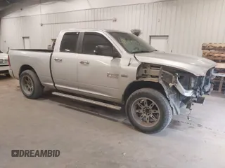 2016 Ram 1500 Big Horn z VIN 1C6RR6GT5GS147520, wystawiony jako IAAI lot #41500276 z przebiegiem 92 591 mil mil oraz . Historia ofert i sprzedaży dostępna na DreamBid. Obrazek 1.