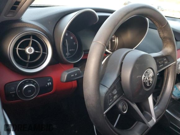 2017 Alfa Romeo Giulia with VIN ZARFAEBN0H7551521, listed as a Copart auction lot 81838884 with 0 mi miles and Salvage Title. Bid and sale history available at carsss.com. Image 9.