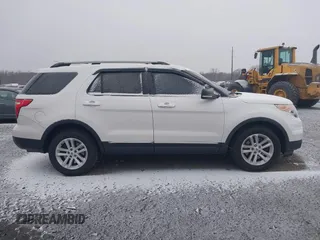 2014 Ford Explorer XLT with VIN 1FM5K7D85EGB32187, listed as a IAAI auction lot 41288259 with 237,289 mi miles. Bid and sale history available at carsss.com. Image 13.