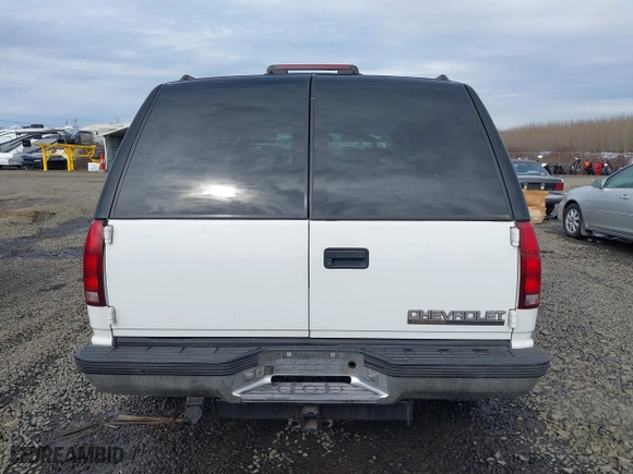 1997 Chevrolet Tahoe with VIN 1GNEK13R7VJ324524, listed as a IAAI auction lot 41623104 with 268,178 mi miles. Bid and sale history available at carsss.com. Image 16.