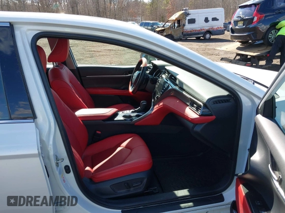 2019 Toyota Camry XSE with VIN 4T1B61HK6KU742901, listed as a IAAI auction lot 41651481 with 68,505 mi miles. Bid and sale history available at carsss.com. Image 5.