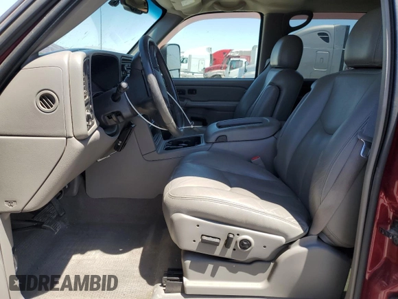 2004 GMC Sierra 2500HD z VIN 1GTHK23154F118397, wystawiony jako Copart lot #57627955 z przebiegiem 208 949 mil mil oraz Szkoda całkowita • Salvage title. Historia ofert i sprzedaży dostępna na DreamBid. Obrazek 7.