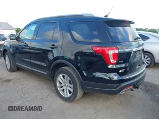 2018 Ford Explorer XLT z VIN 1FM5K8D85JGC21810, wystawiony jako IAAI lot #42269512 z przebiegiem 68 533 mil mil oraz . Historia ofert i sprzedaży dostępna na DreamBid. Obrazek 3.