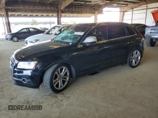 2016 Audi SQ5 Premium Plus with VIN WA1CCAFP0GA106946, listed as a Copart auction lot 45017045 with 61,919 mi miles and Salvage Title. Bid and sale history available at carsss.com. Image 1.