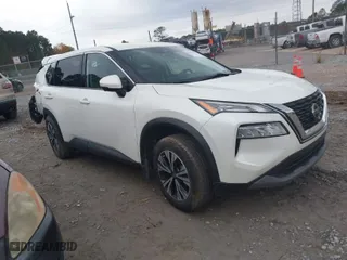 2021 Nissan Rogue SV with VIN 5N1AT3BA8MC844449, listed as a IAAI auction lot 41020298 with 33,395 mi miles. Bid and sale history available at carsss.com. Image 1.