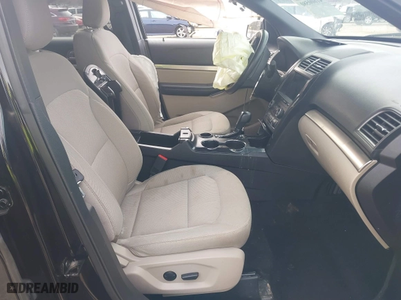 2019 Ford Explorer XLT with VIN 1FM5K7DH8KGA63524, listed as a IAAI auction lot 41600580 with 118,243 mi miles. Bid and sale history available at carsss.com. Image 5.