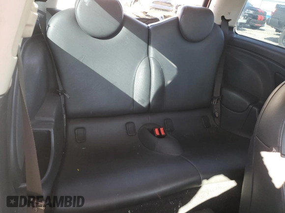 2004 MINI Hardtop with VIN WMWRC33434TC53820, listed as a Copart auction lot 85389994 with 164,452 mi miles and Salvage Title. Bid and sale history available at DreamBid. Image 11.