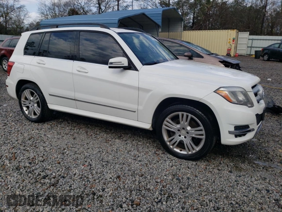2013 Mercedes-Benz GLK GLK 350 with VIN WDCGG8JBXDF957760, listed as a Copart auction lot 47367795 with 106,031 mi miles and Salvage Title. Bid and sale history available at carsss.com. Image 4.