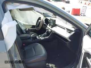 2020 Toyota RAV4 XLE with VIN 2T3W1RFV0LC081789, listed as a IAAI auction lot 42272557 with 91,399 mi miles and . Bid and sale history available at DreamBid. Image 5.