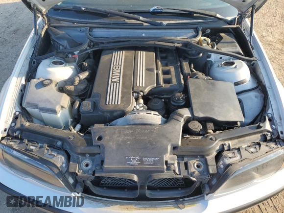 2003 BMW 3 Series 325i with VIN WBAAZ33433PH35903, listed as a Copart auction lot 71202564 with 116,302 mi miles and Clean Title. Bid and sale history available at carsss.com. Image 11.