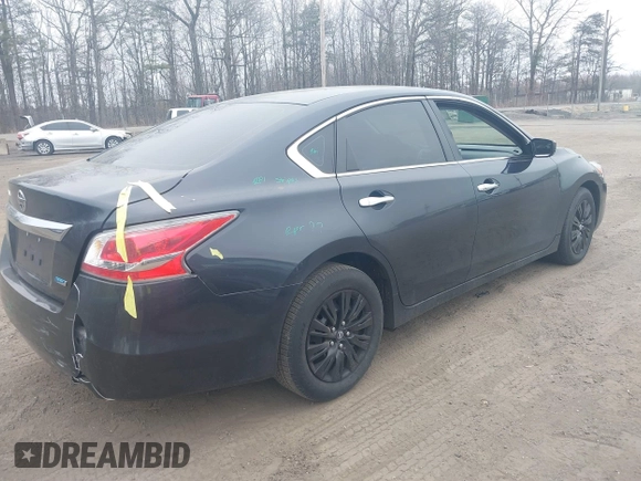 2014 Nissan Altima 2.5 S with VIN 1N4AL3AP0EC135046, listed as a IAAI auction lot 41779259 with 84,724 mi miles. Bid and sale history available at carsss.com. Image 4.