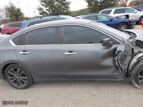 2018 Nissan Altima 2.5 SV with VIN 1N4AL3AP9JC256152, listed as a IAAI auction lot 41359670 with 136,686 mi miles. Bid and sale history available at carsss.com. Image 14.