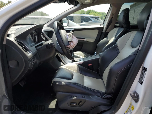 2017 Volvo XC60 Dynamic with VIN YV440MDRXH2071771, listed as a Copart auction lot 56673365 with 62,637 mi miles and Salvage title. Bid and sale history available at DreamBid. Image 7.