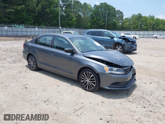 2015 Volkswagen Jetta SE with VIN 3VWD07AJ4FM353782, listed as a IAAI auction lot 42544354 with 195,457 mi miles and . Bid and sale history available at DreamBid. Image 1.