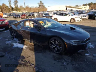 2015 BMW i8 z VIN WBY2Z2C57FV392308, wystawiony jako Copart lot #85937334 z przebiegiem Nie podano mil oraz Szkoda całkowita • Salvage title. Historia ofert i sprzedaży dostępna na DreamBid. Obrazek 4.