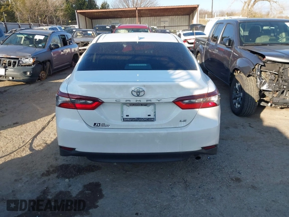 2024 Toyota Camry LE z VIN 4T1R11AK6RU888622, wystawiony jako IAAI lot #41102520 z przebiegiem 12 717 mil mil oraz . Historia ofert i sprzedaży dostępna na DreamBid. Obrazek 16.