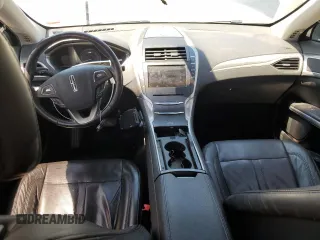 2014 Lincoln MKZ Hybrid z VIN 3LN6L2LU3ER806204, wystawiony jako Copart lot #56291185 z przebiegiem 258 082 mil mil oraz Szkoda całkowita • Salvage title. Historia ofert i sprzedaży dostępna na DreamBid. Obrazek 8.