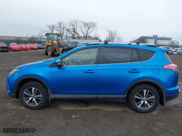 2017 Toyota RAV4 XLE with VIN JTMRFREV8HJ117393, listed as a IAAI auction lot 41676036 with 176,027 mi miles. Bid and sale history available at carsss.com. Image 15.