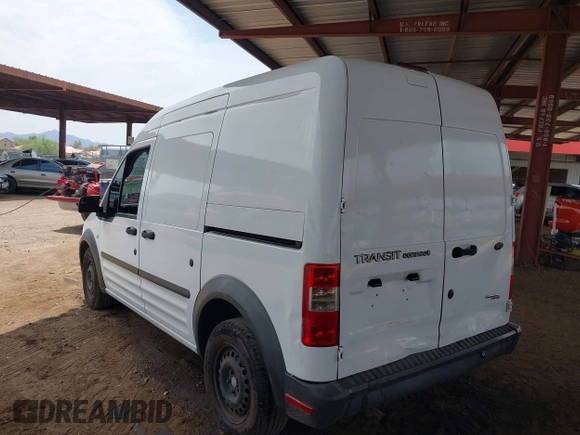 2013 Ford Transit Connect XL z VIN NM0LS7AN5DT134465, wystawiony jako IAAI lot #42749943 z przebiegiem 131 568 mil mil oraz . Historia ofert i sprzedaży dostępna na DreamBid. Obrazek 3.