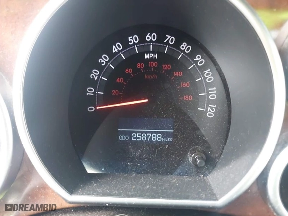 2008 Toyota Sequoia Ltd with VIN 5TDZY68A78S004393, listed as a IAAI auction lot 41581891 with 258,788 mi miles. Bid and sale history available at carsss.com. Image 15.