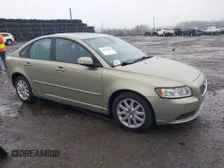 2008 Volvo S40 2.4L with VIN YV1MS382582395774, listed as a IAAI auction lot 41853086 with 94,921 mi miles. Bid and sale history available at carsss.com. Image 1.