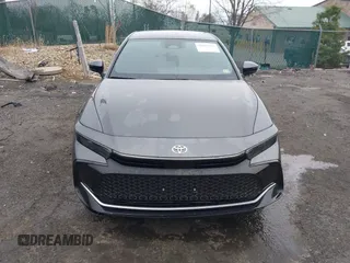 2023 Toyota Crown XLE с VIN JTDAAAAF8P3010262, выставлен на аукционе IAAI как лот 41485203 с пробегом 6 061 миль миль и . История ставок и продаж доступна на DreamBid. Изображение 13.