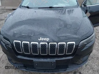 2019 Jeep Cherokee Latitude with VIN 1C4PJMCB8KD367868, listed as a IAAI auction lot 41465306 with 84,250 mi miles. Bid and sale history available at carsss.com. Image 18.