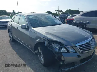 2011 Mercedes-Benz E-Class E 350 Luxury with VIN WDDHF8HB1BA485662, listed as a IAAI auction lot 41978098 with 28,765 mi miles. Bid and sale history available at carsss.com. Image 6.
