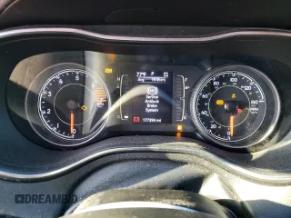 2019 Jeep Cherokee Latitude with VIN 1C4PJMCB9KD355129, listed as a Copart auction lot 63207585 with 177,394 mi miles and Salvage title. Bid and sale history available at DreamBid. Image 9.