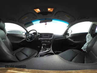 2015 Kia Optima SX z VIN 5XXGR4A76FG478194, wystawiony jako IAAI lot #42037417 z przebiegiem 113 492 mil mil oraz . Historia ofert i sprzedaży dostępna na DreamBid. Obrazek 20.