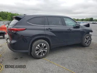 2021 Toyota Highlander XLE with VIN 5TDGZRBH9MS106817, listed as a Copart auction lot 58794845 with 57,365 mi miles and Salvage title. Bid and sale history available at DreamBid. Image 3.