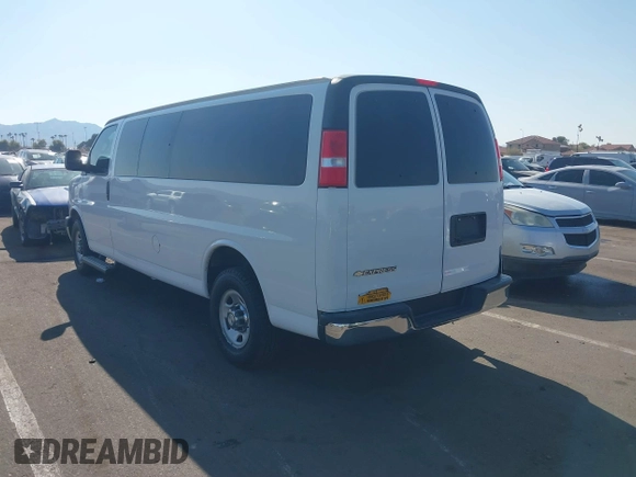 2020 Chevrolet Express Passenger LT z VIN 1GAZGPFG0L1246277, wystawiony jako IAAI lot #41466764 z przebiegiem 270 954 mil mil oraz . Historia ofert i sprzedaży dostępna na DreamBid. Obrazek 3.