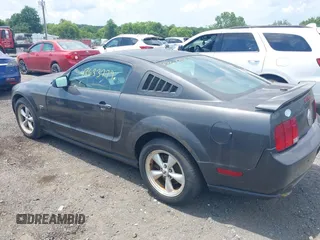 2007 Ford Mustang GT Deluxe с VIN 1ZVHT82H875281518, выставлен на аукционе IAAI как лот 42633779 с пробегом 238 474 миль миль и . История ставок и продаж доступна на DreamBid. Изображение 3.