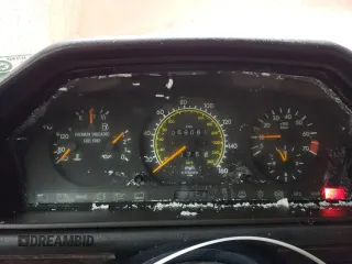 1994 Mercedes-Benz E 320 with VIN WDBEA66E8RC044069, listed as a Copart auction lot 87713565 with 69,061 mi miles and Salvage Title. Bid and sale history available at DreamBid. Image 9.