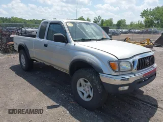 2001 Toyota Tacoma z VIN 5TEWN72N11Z855904, wystawiony jako IAAI lot #42575000 z przebiegiem 209 250 mil mil oraz . Historia ofert i sprzedaży dostępna na DreamBid. Obrazek 1.