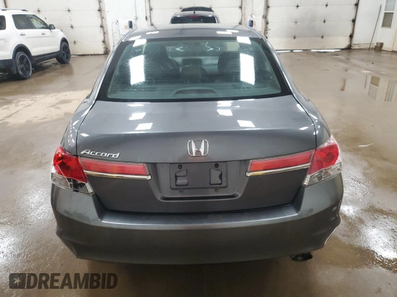 2011 Honda Accord EX z VIN 1HGCP2F76BA068620, wystawiony jako Copart lot #59482315 z przebiegiem 241 576 mil mil oraz Czysty tytuł • Clean title. Historia ofert i sprzedaży dostępna na DreamBid. Obrazek 6.