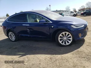 2017 Tesla Model X 90D z VIN 5YJXCDE22HF040293, wystawiony jako Copart lot #48324025 z przebiegiem 53 515 mil mil oraz Szkody całkowita. Historia ofert i sprzedaży dostępna na DreamBid. Obrazek 4.