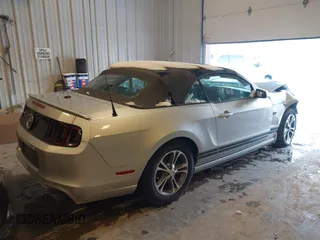 2014 Ford Mustang V6 с VIN 1ZVBP8EM5E5260397, выставлен на аукционе IAAI как лот 41391939 с пробегом 144 035 миль миль и . История ставок и продаж доступна на DreamBid. Изображение 4.
