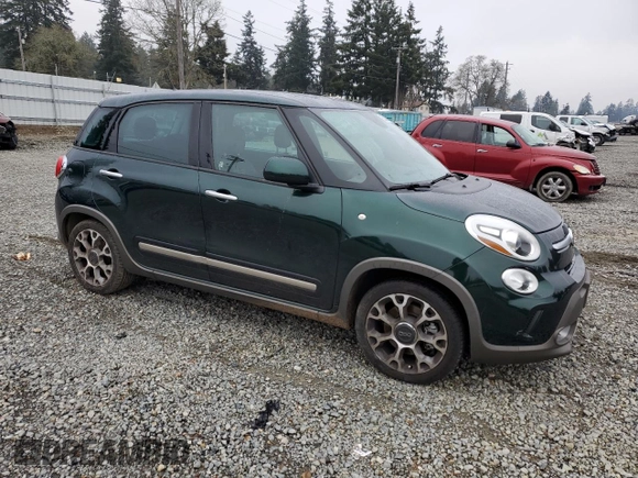 2014 FIAT 500L Trekking with VIN ZFBCFADH7EZ019538, listed as a Copart auction lot 82494444 with 18,550 mi miles and Salvage Title. Bid and sale history available at carsss.com. Image 4.
