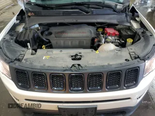 2021 Jeep Compass Latitude z VIN 3C4NJDBB5MT512547, wystawiony jako Copart lot #56885125 z przebiegiem 89 980 mil mil oraz Szkoda całkowita • Salvage title. Historia ofert i sprzedaży dostępna na DreamBid. Obrazek 12.