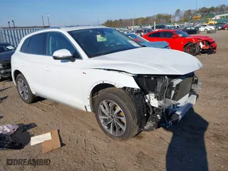 2024 Audi Q5 S line Premium with VIN WA1GAAFYXR2145718, listed as a IAAI auction lot 41261471 with 2,272 mi miles. Bid and sale history available at carsss.com. Image 1.