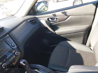 2019 Nissan Rogue SL with VIN 5N1AT2MV2KC720510, listed as a IAAI auction lot 41650468 with 48,905 mi miles. Bid and sale history available at carsss.com. Image 5.