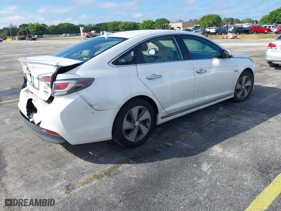 2016 Hyundai Sonata Hybrid Limited with VIN KMHE34L13GA018114, listed as a IAAI auction lot 41500062 with 43,207 mi miles. Bid and sale history available at carsss.com. Image 4.