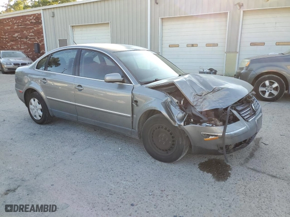 2003 Volkswagen Passat GL with VIN WVWMD63B83P051506, listed as a Copart auction lot 70968654 with 100,066 mi miles and Salvage Title. Bid and sale history available at carsss.com. Image 4.