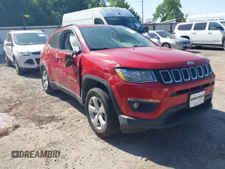 2018 Jeep Compass Latitude z VIN 3C4NJCBB1JT376021, wystawiony jako IAAI lot #42247559 z przebiegiem 125 416 mil mil oraz . Historia ofert i sprzedaży dostępna na DreamBid. Obrazek 1.