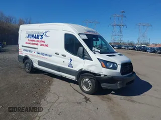 2019 Ford Transit with VIN 1FTYR2CM3KKB23320, listed as a IAAI auction lot 41824025 with 29,221 mi miles. Bid and sale history available at carsss.com. Image 1.