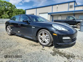 2012 Porsche Panamera z VIN WP0AA2A79CL017990, wystawiony jako Copart lot #60265235 z przebiegiem 60 679 mil mil oraz Szkoda całkowita • Salvage title. Historia ofert i sprzedaży dostępna na DreamBid. Obrazek 4.
