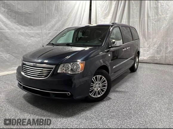 2014 Chrysler Town & Country Touring L z VIN 2C4RC1CG6ER252247, wystawiony jako Copart lot #56896245 z przebiegiem 109 485 mil mil oraz Czysty tytuł • Clean title. Historia ofert i sprzedaży dostępna na DreamBid. Obrazek 2.