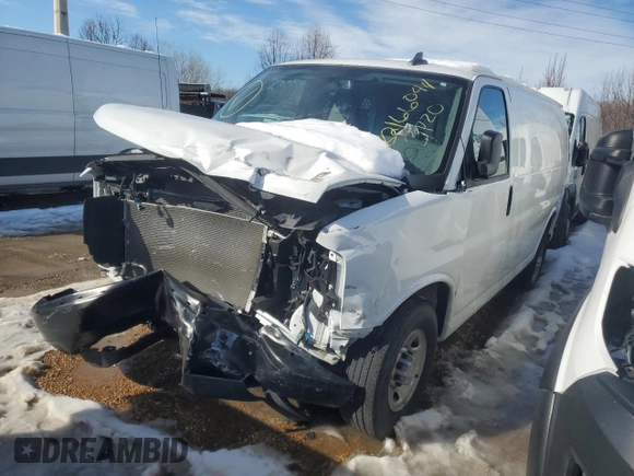 2022 Chevrolet Express Cargo z VIN 1GCWGAF72N1259915, wystawiony jako Copart lot #82166044 z przebiegiem Nie podano mil oraz Szkoda całkowita • Salvage title. Historia ofert i sprzedaży dostępna na DreamBid. Obrazek 1.